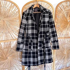 Black & White Plaid - Medium Jacket - Forever 21